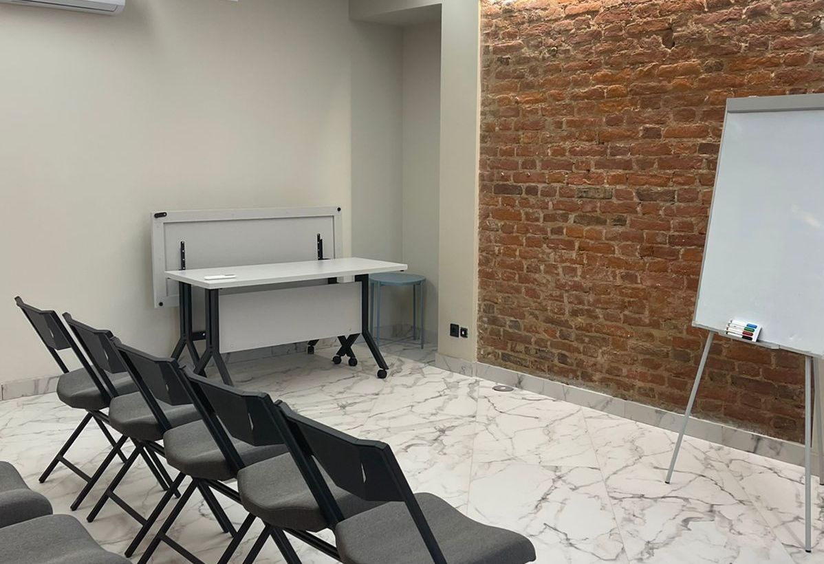 Конференц-зал «Аренда конференц-залов в Санкт-Петербурге Статский Советник Медиум» – фото №2