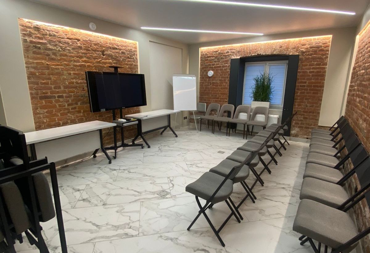 Конференц-зал «Аренда конференц-залов в Санкт-Петербурге Статский Советник Медиум» – фото №4