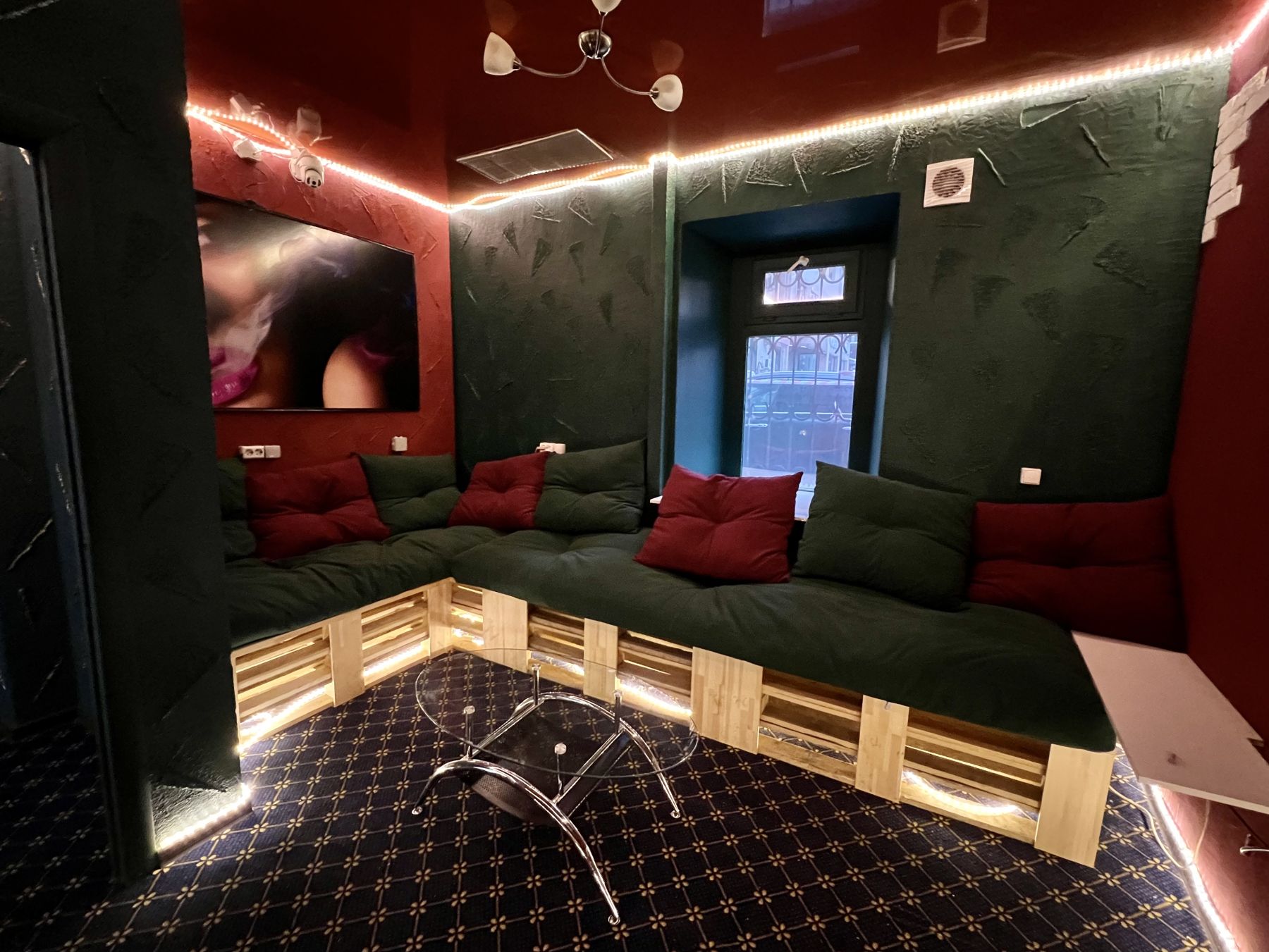 Лофт «LOFT 15 Красный» – фото №2