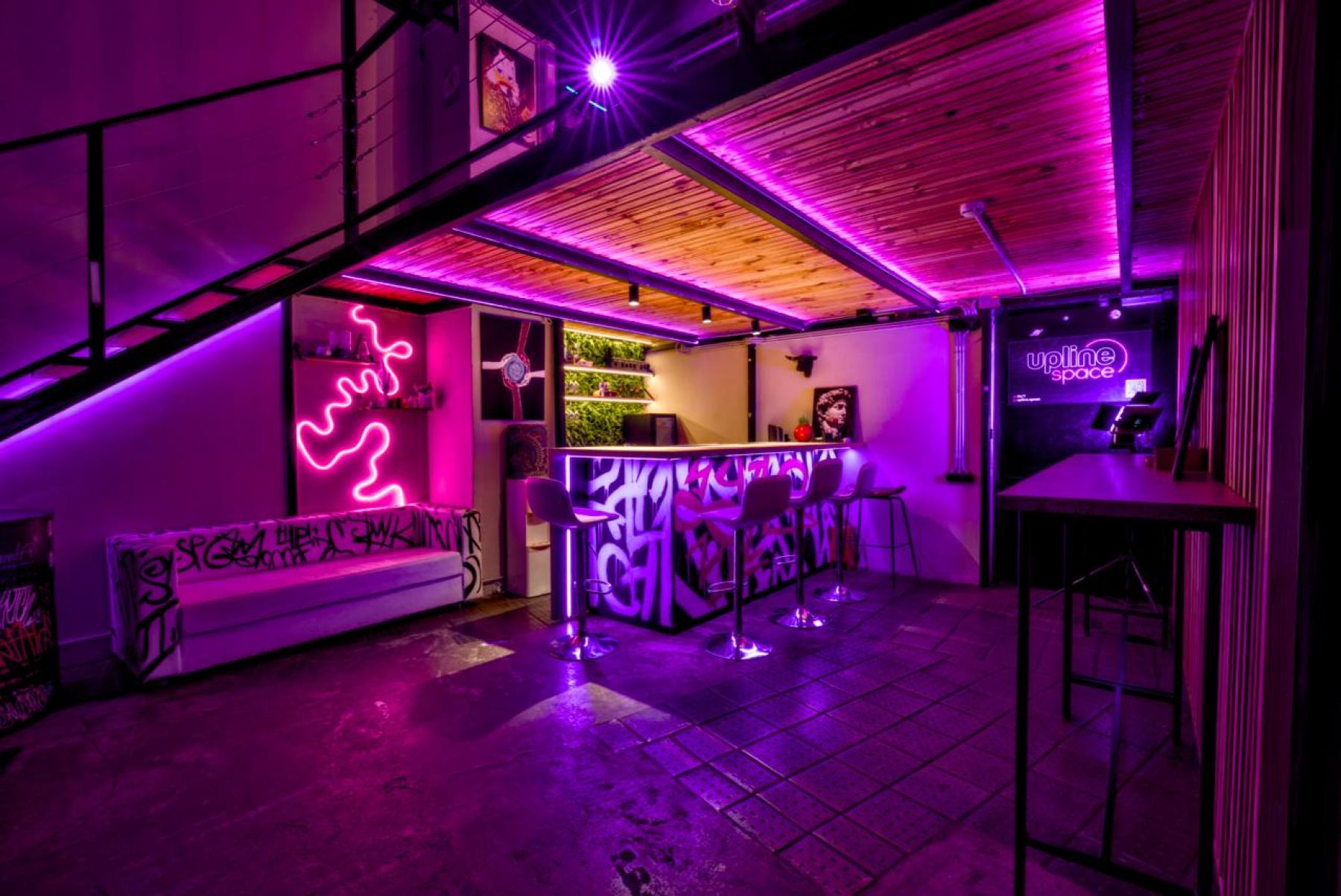 Лофт «Neon Space Loft» – фото №5