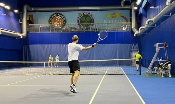 Спортивная площадка «Крытые теннисные корты «TennisTime»» – фото №2