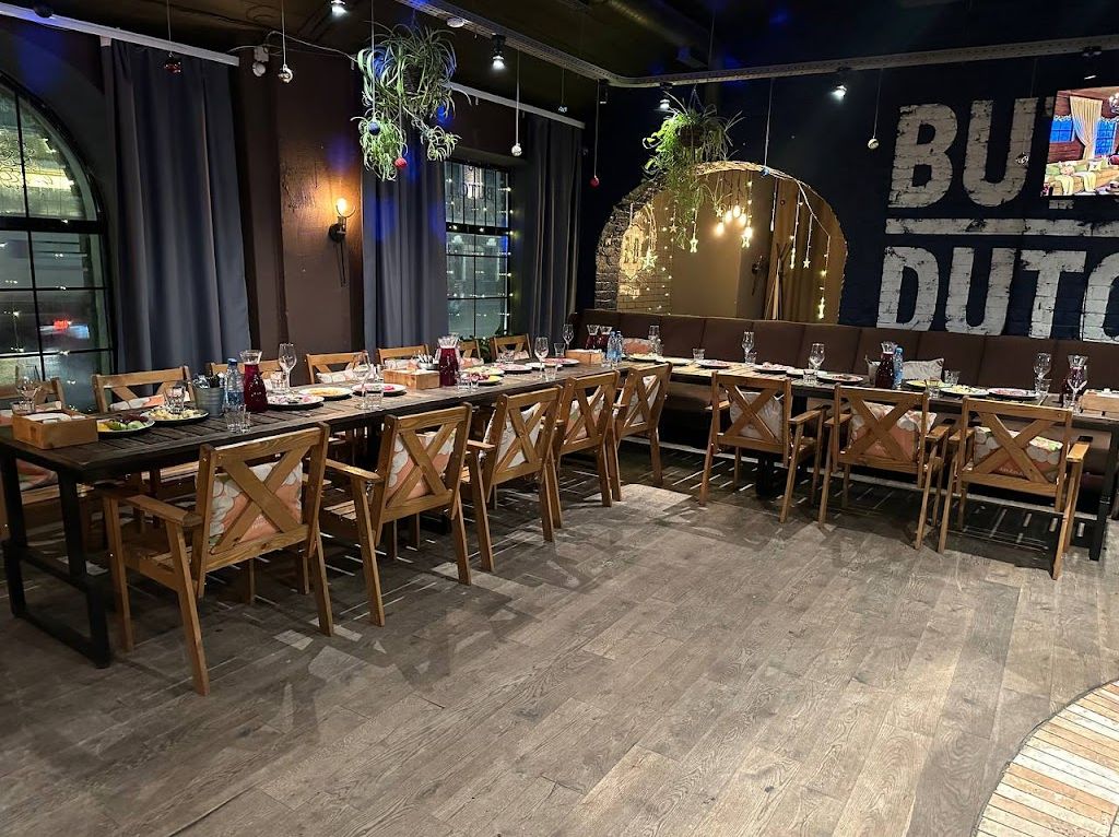 Ресторан, банкетный зал «Бар - ресторан Butch&Dutch на Нижневолжской набережной в Нижнем Новгороде» – фото №5