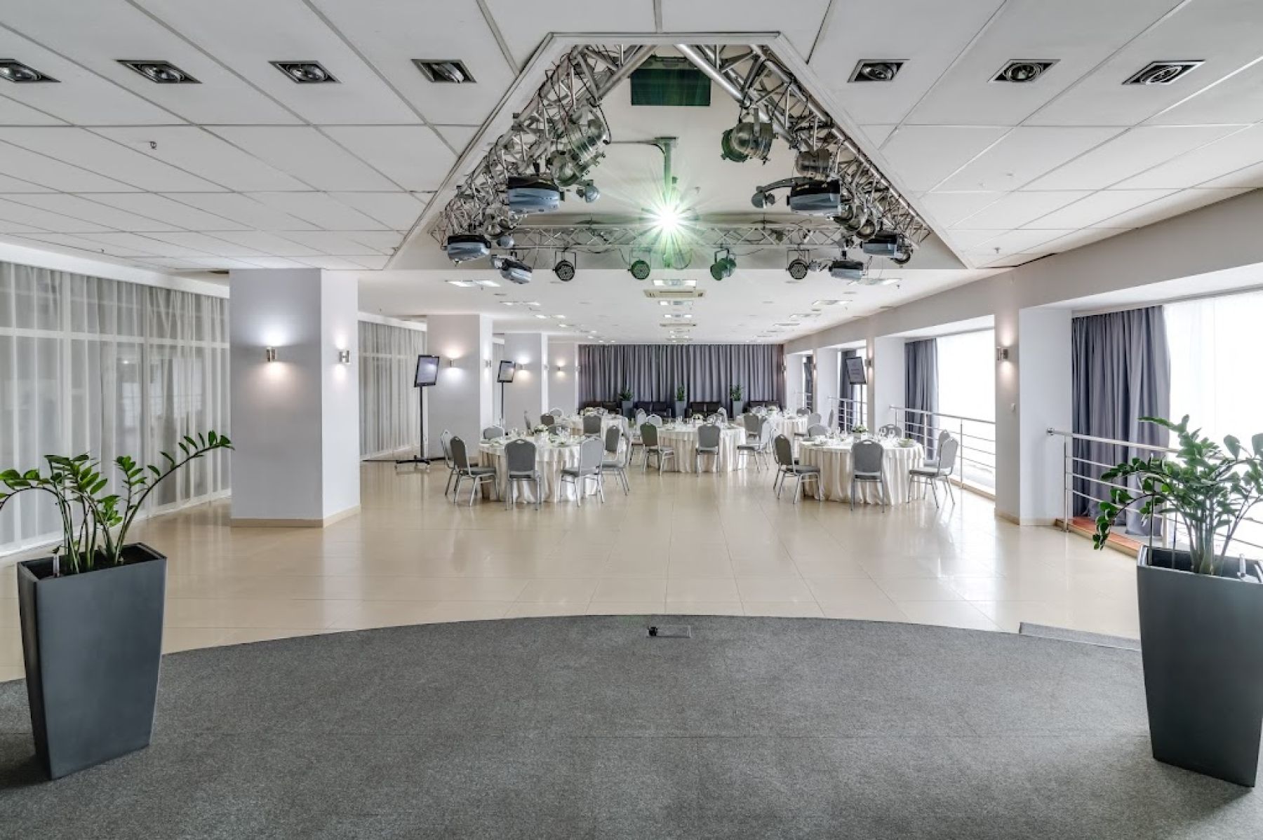 Ресторан, банкетный зал «Аренда зала отеля «Marins Park Hotel Novosibirsk»» – фото №3