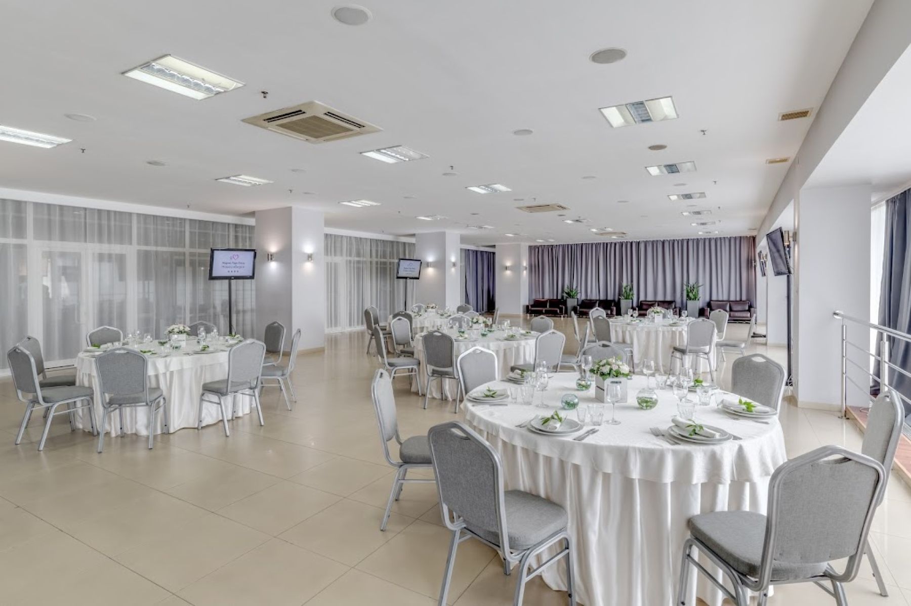 Ресторан, банкетный зал «Аренда зала отеля «Marins Park Hotel Novosibirsk»» – фото №2