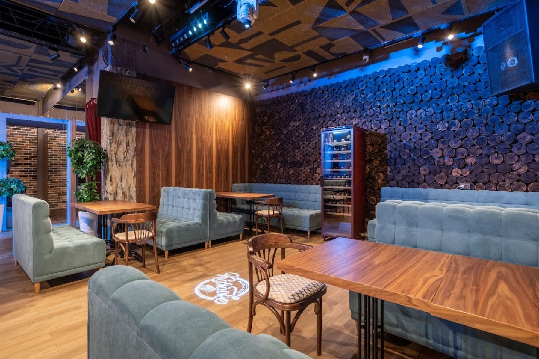 Ресторан, банкетный зал «Аренда зала в барном пространстве «Bla Bla Bar»» – фото №2