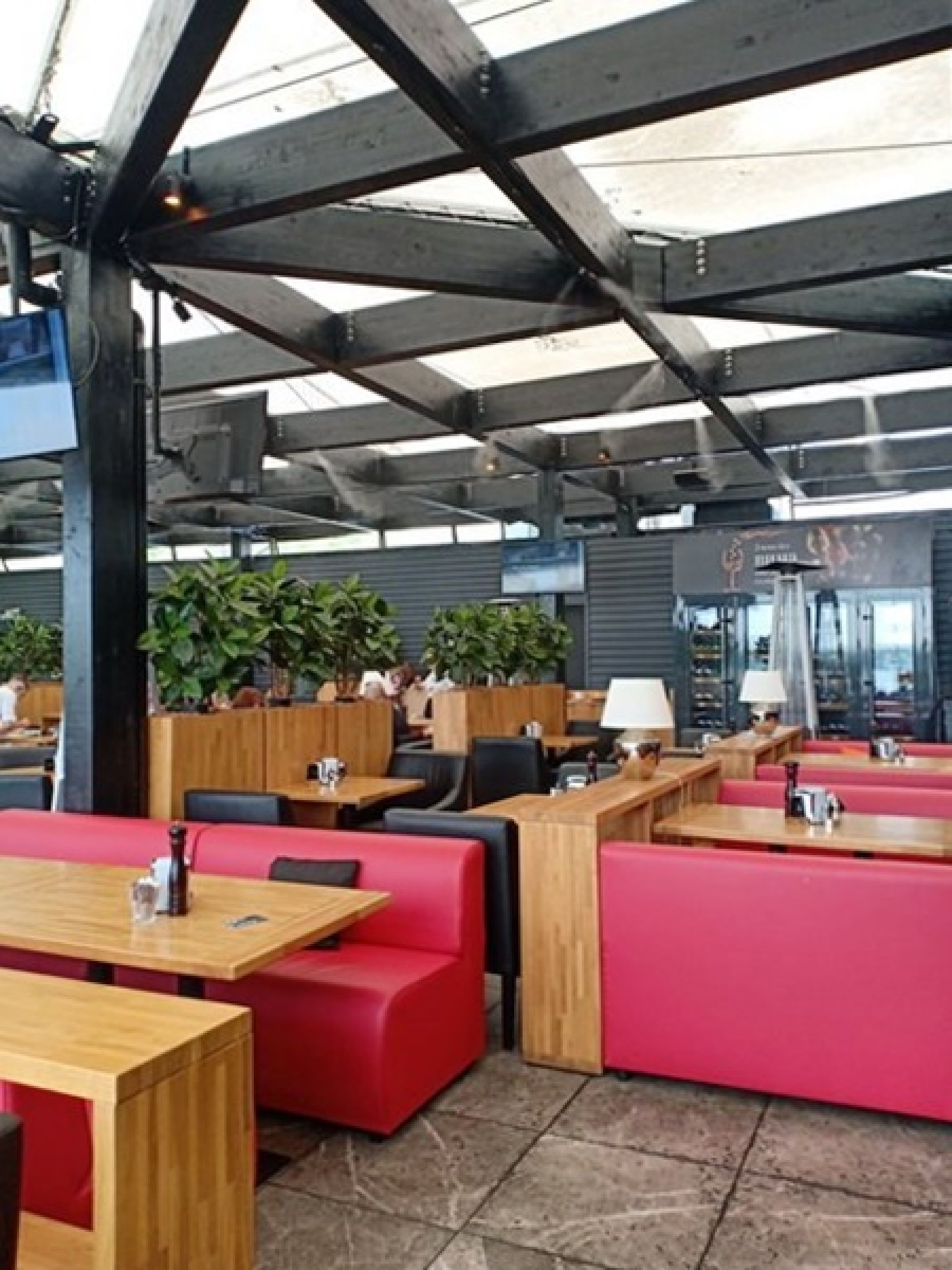 Ресторан, банкетный зал «Аренда зала в ресторане «Перчини Grill & Wine»» – фото №4