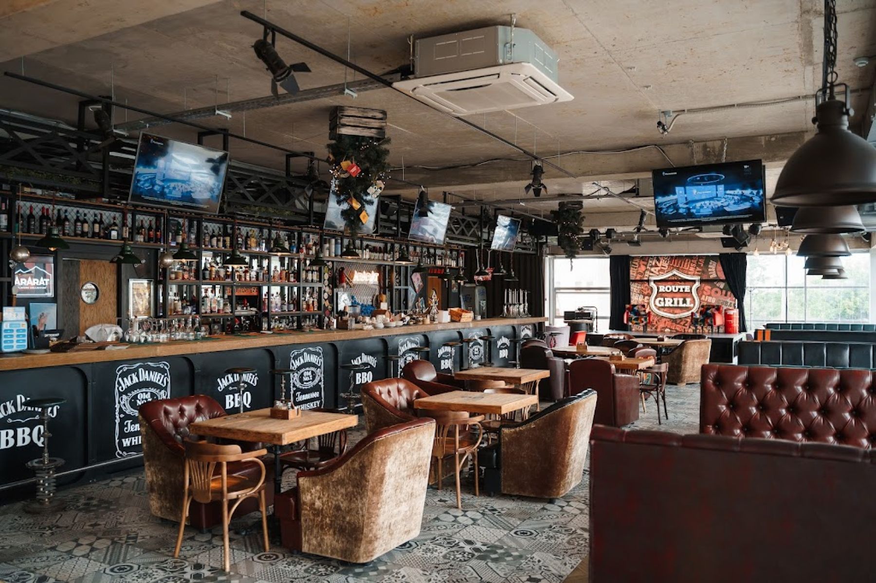 Ресторан, банкетный зал «Аренда зала в музыкальном ресторане «Route Grill & bar»» – фото №3
