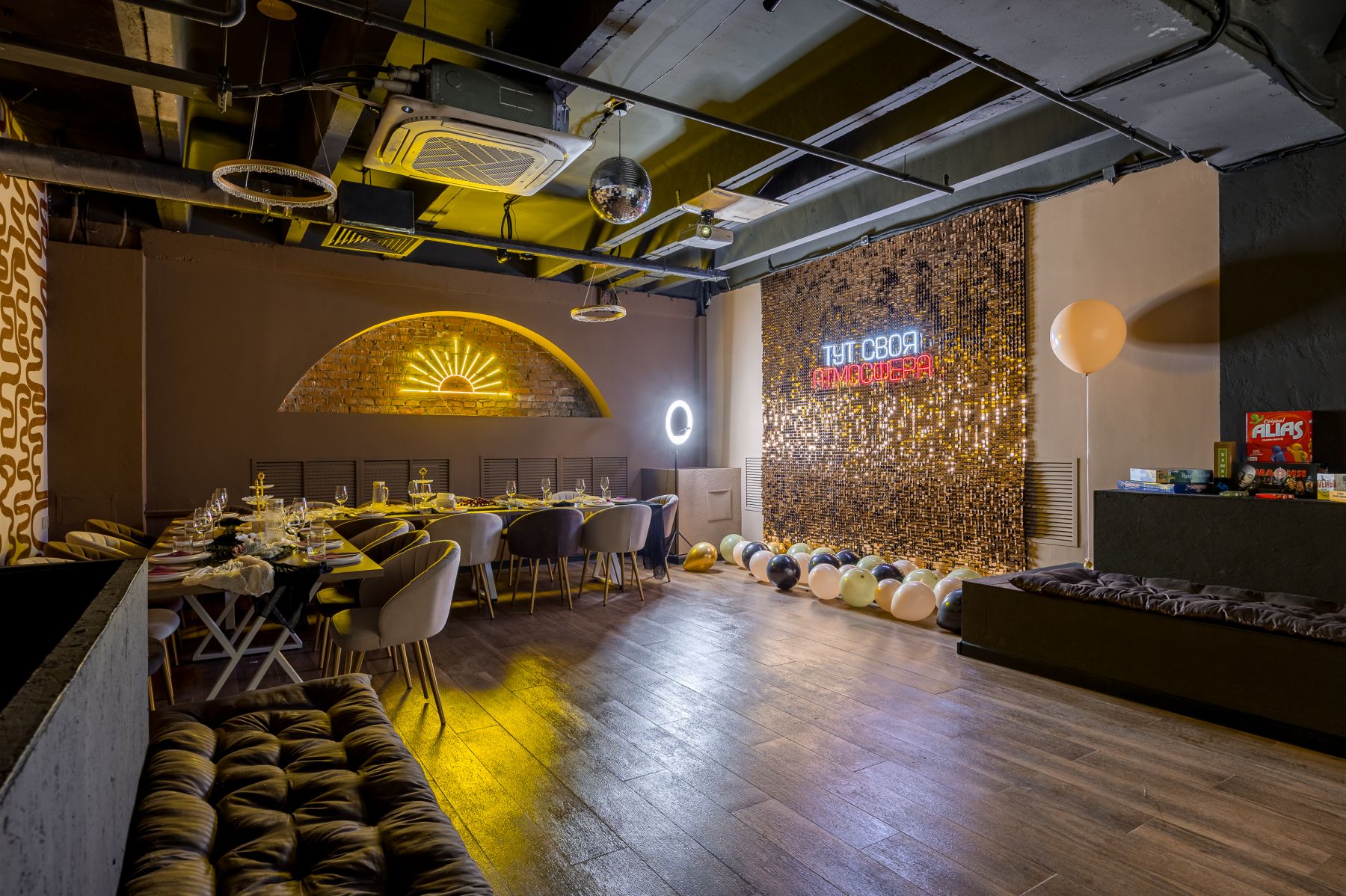 Лофт «Вайбс Лофт | Новые лофты на Селигерской (зал Голден)» – фото №5