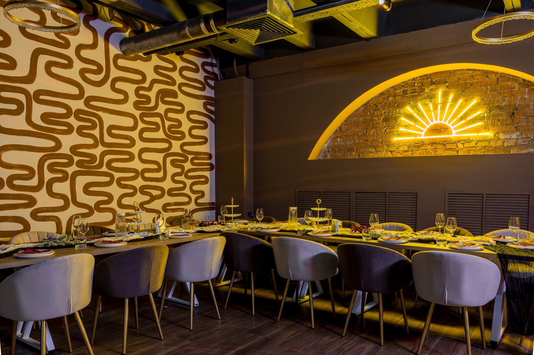 Лофт «Вайбс Лофт | Новые лофты на Селигерской (зал Голден)» – фото №3