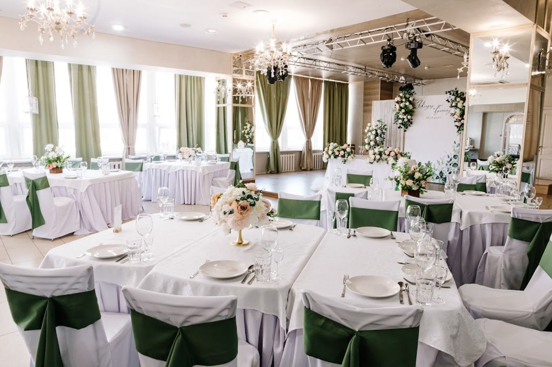 Ресторан, банкетный зал «Аренда зала в ресторане «Своя Публика»,Уфа» – фото №3