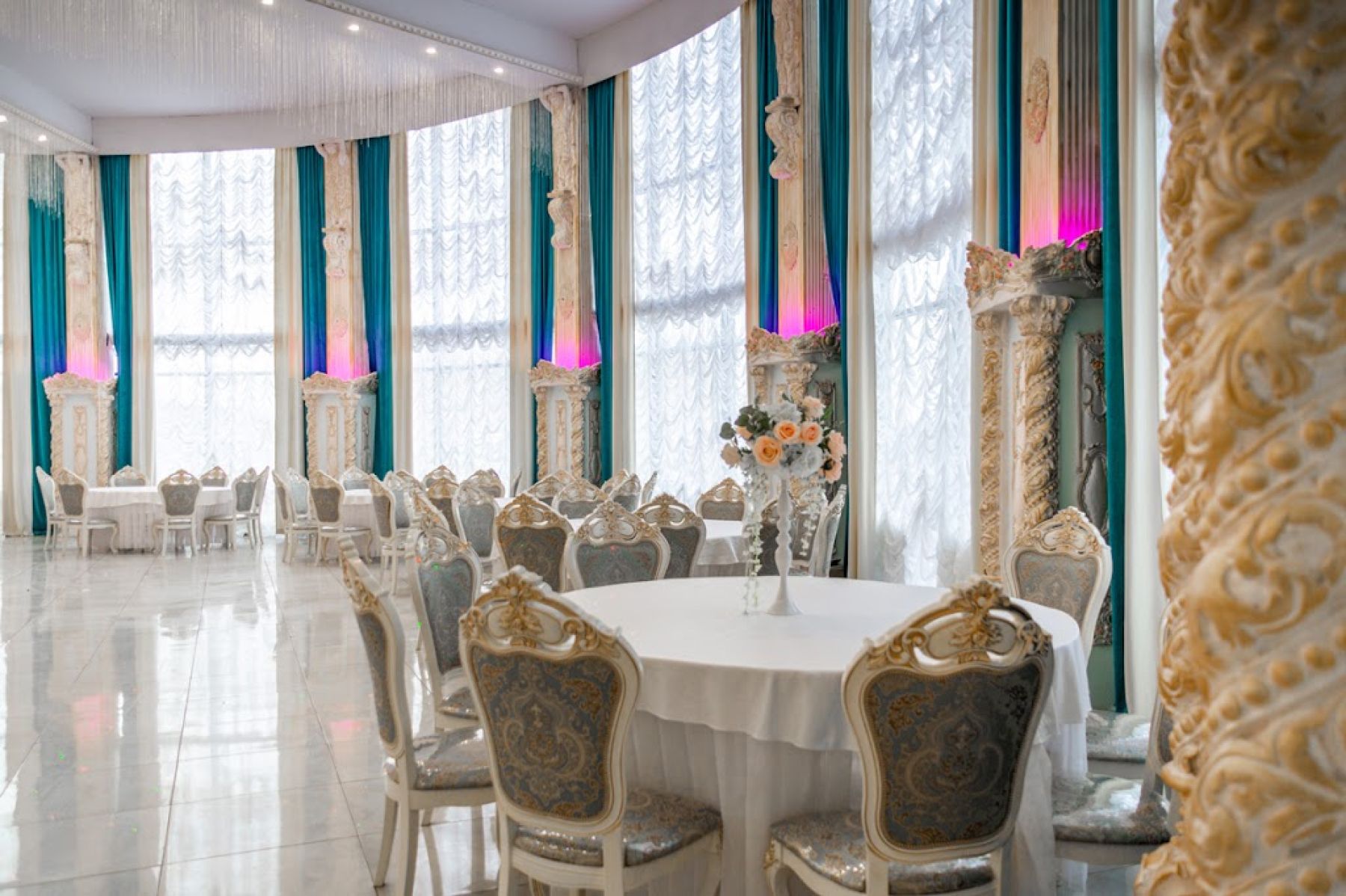 Ресторан, банкетный зал «Аренда банкетного зала в ресторане «Империя Холл», Уфа» – фото №5