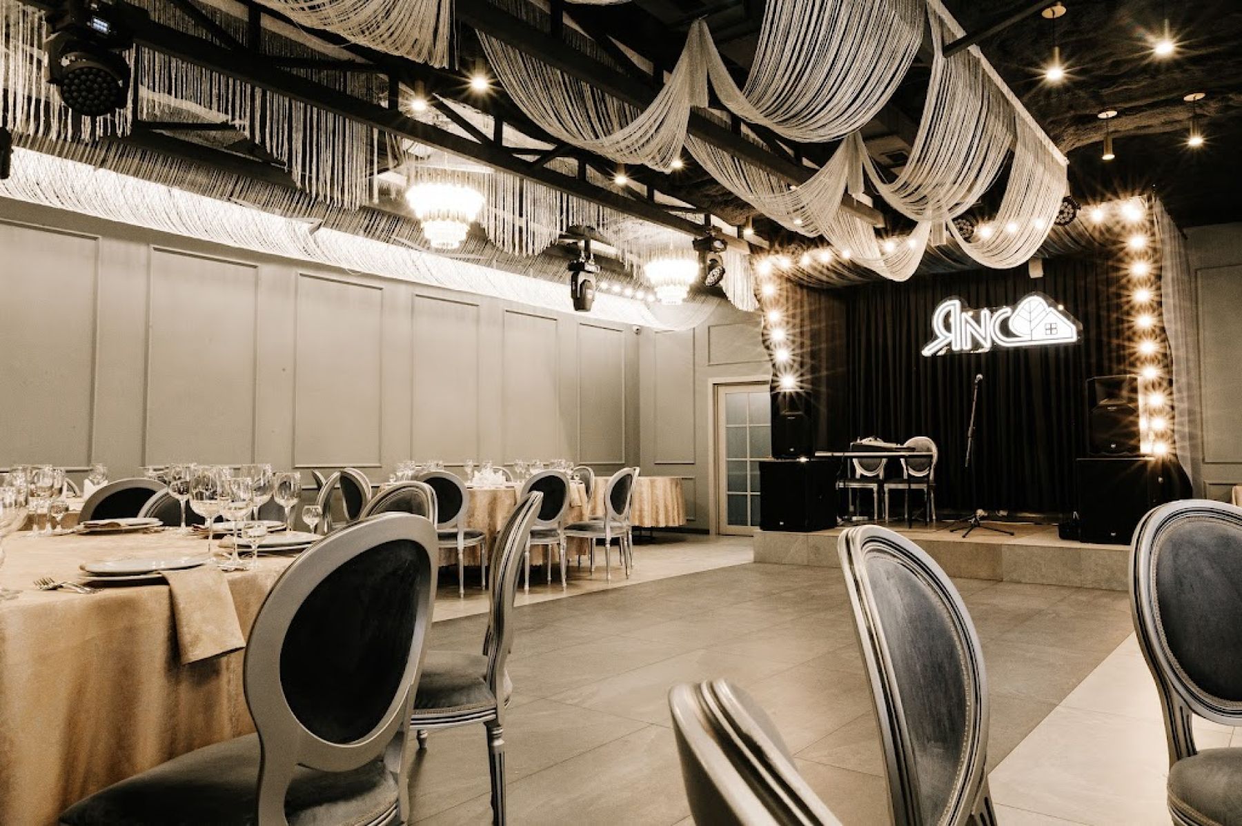 Ресторан, банкетный зал «Аренда зала в ресторане загородного клуба «Янс», Уфа» – фото №4