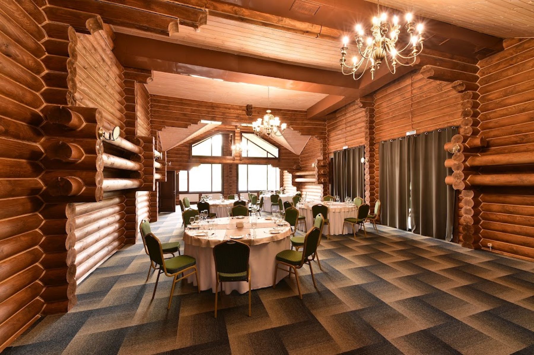 Ресторан, банкетный зал «Аренда зала в ресторане в загородном клубе «Goldy Key», Уфа» – фото №5