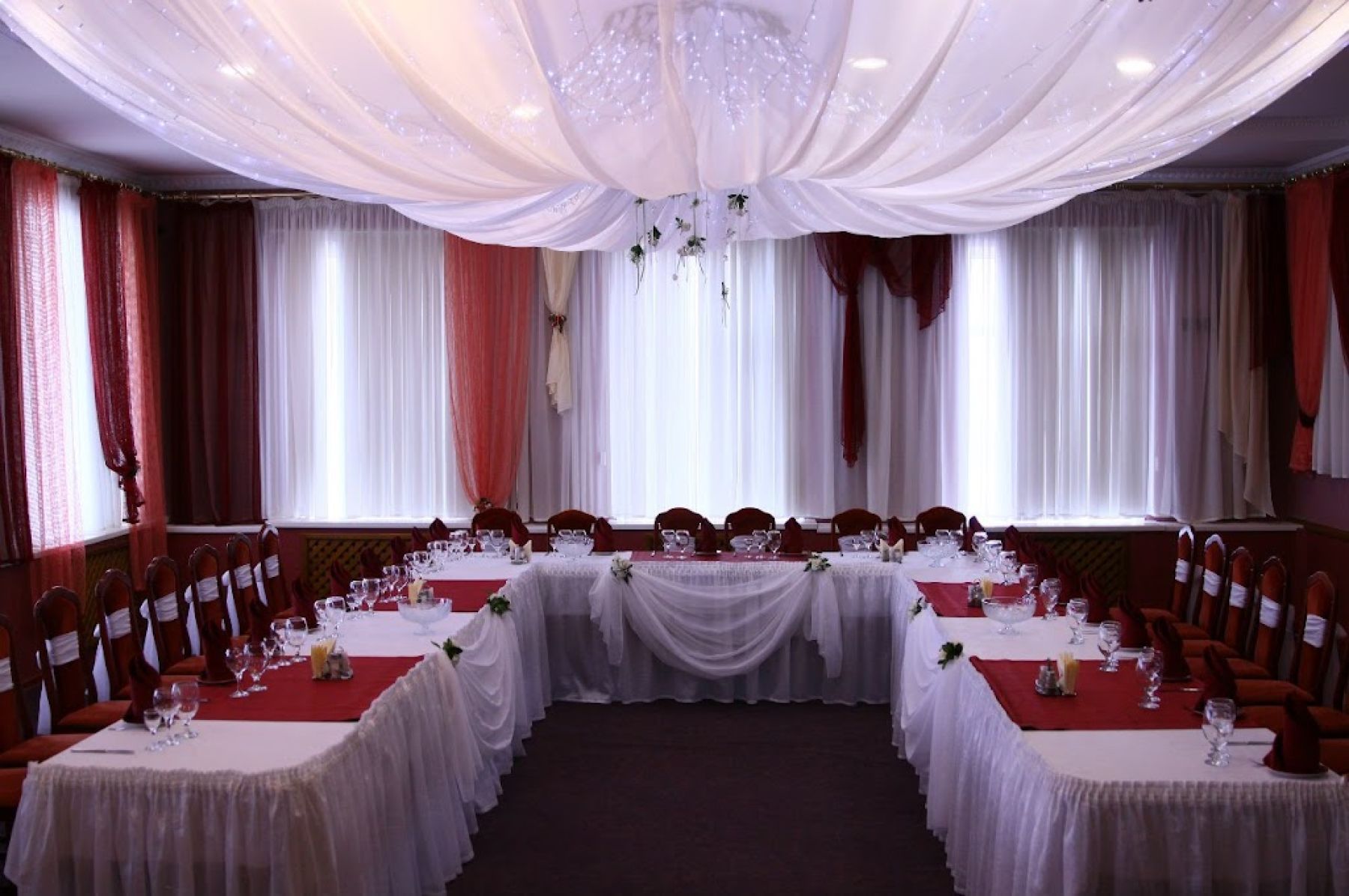 Ресторан, банкетный зал «Аренда зала в ресторане отеля «Визит» в Перми» – фото №2