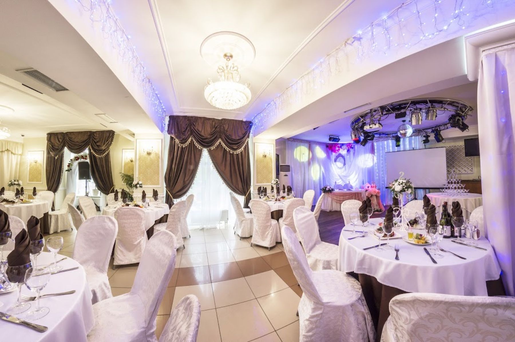 Ресторан, банкетный зал «Аренда банкетного зала в ресторане «Грильяж» в Перми» – фото №2