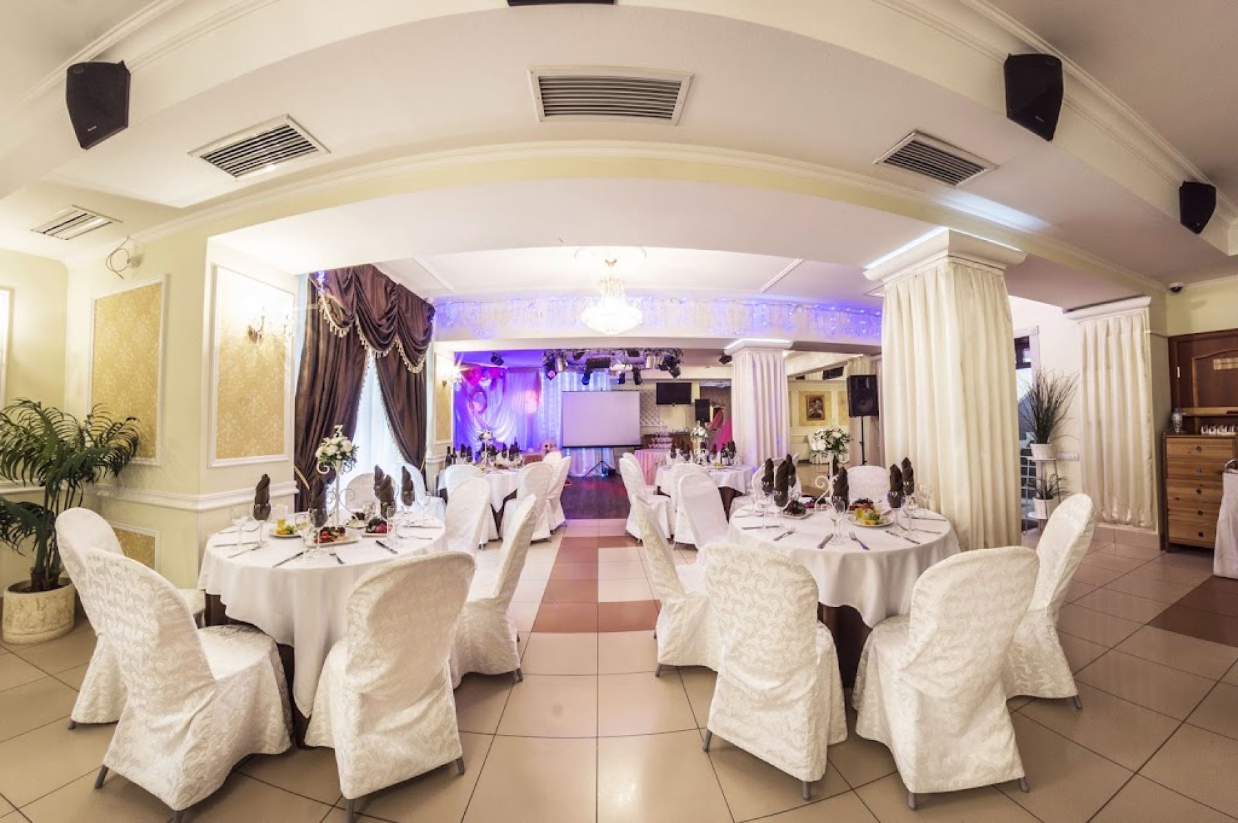 Ресторан, банкетный зал «Аренда банкетного зала в ресторане «Грильяж» в Перми» – фото №5