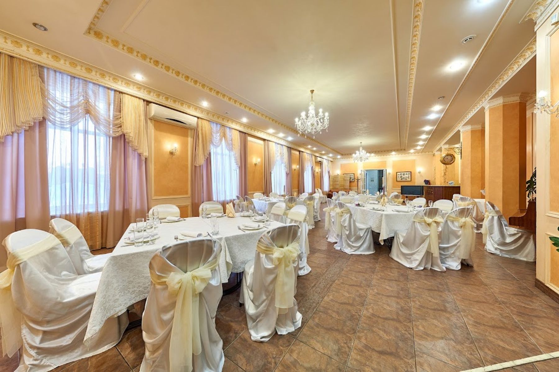 Ресторан, банкетный зал «Аренда зала в кафе «Трапезная», Пермь» – фото №3