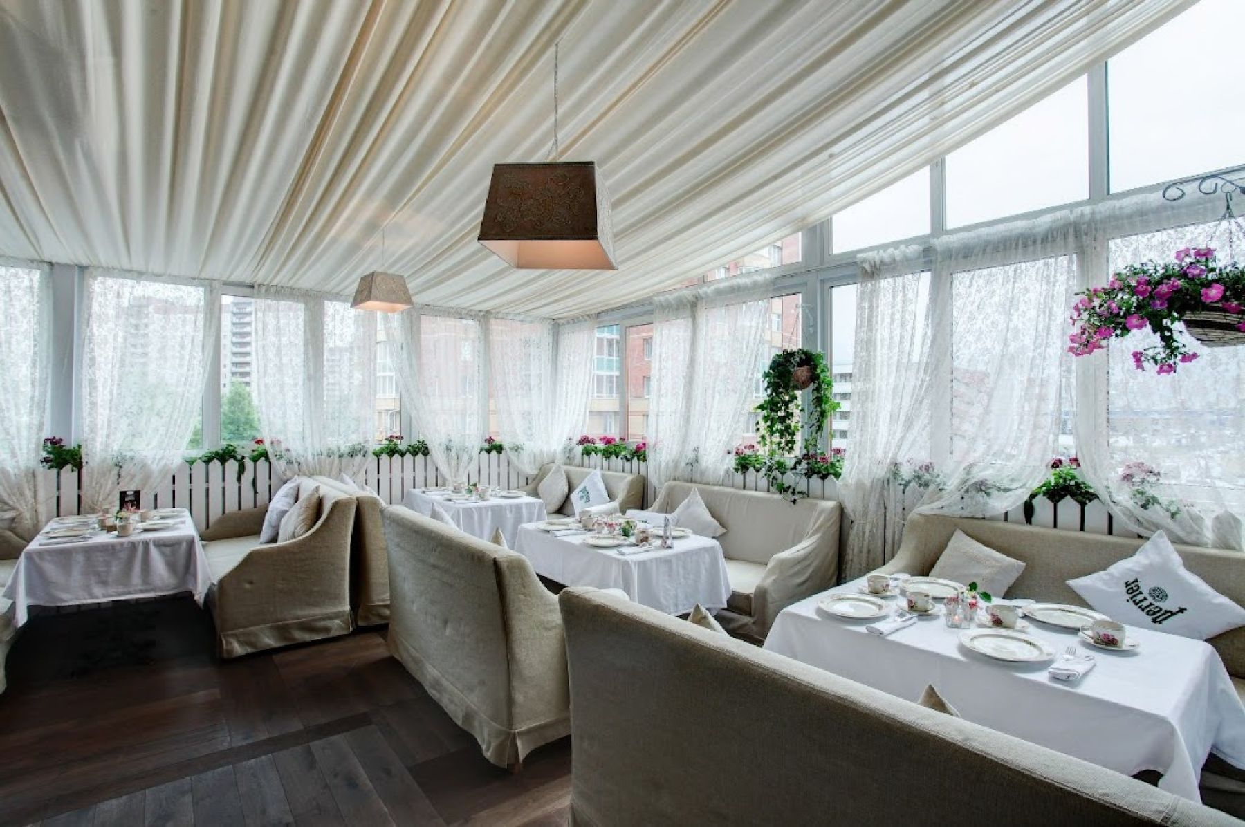 Ресторан, банкетный зал «Аренда ресторана Плюшкин в Санкт - Петербурге» – фото №3