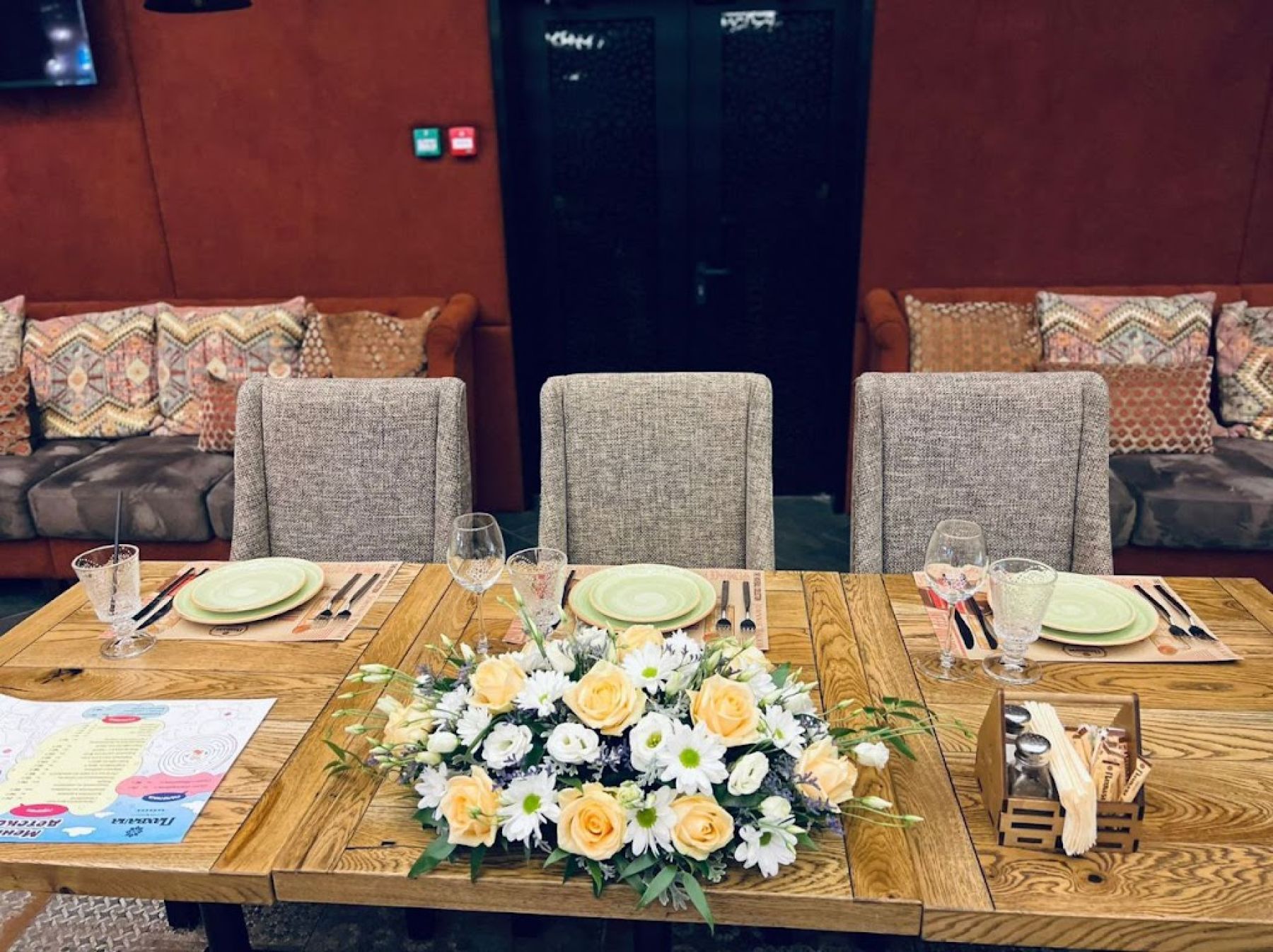 Ресторан, банкетный зал «Аренда ресторана Чайхана Пахвала & Вкусновица в Санкт - Петербурге» – фото №4