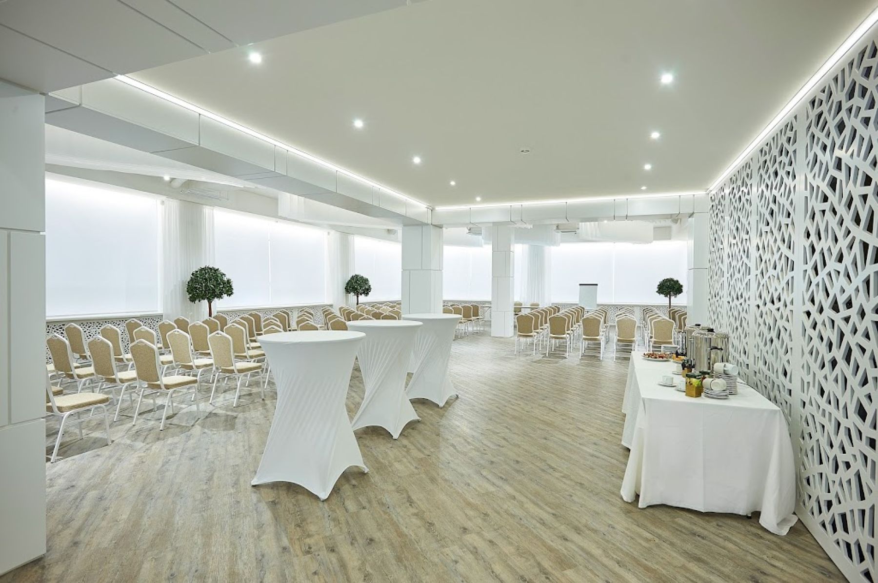 Ресторан, банкетный зал «Аренда банкетного зала «White Hall» в Перми» – фото №5