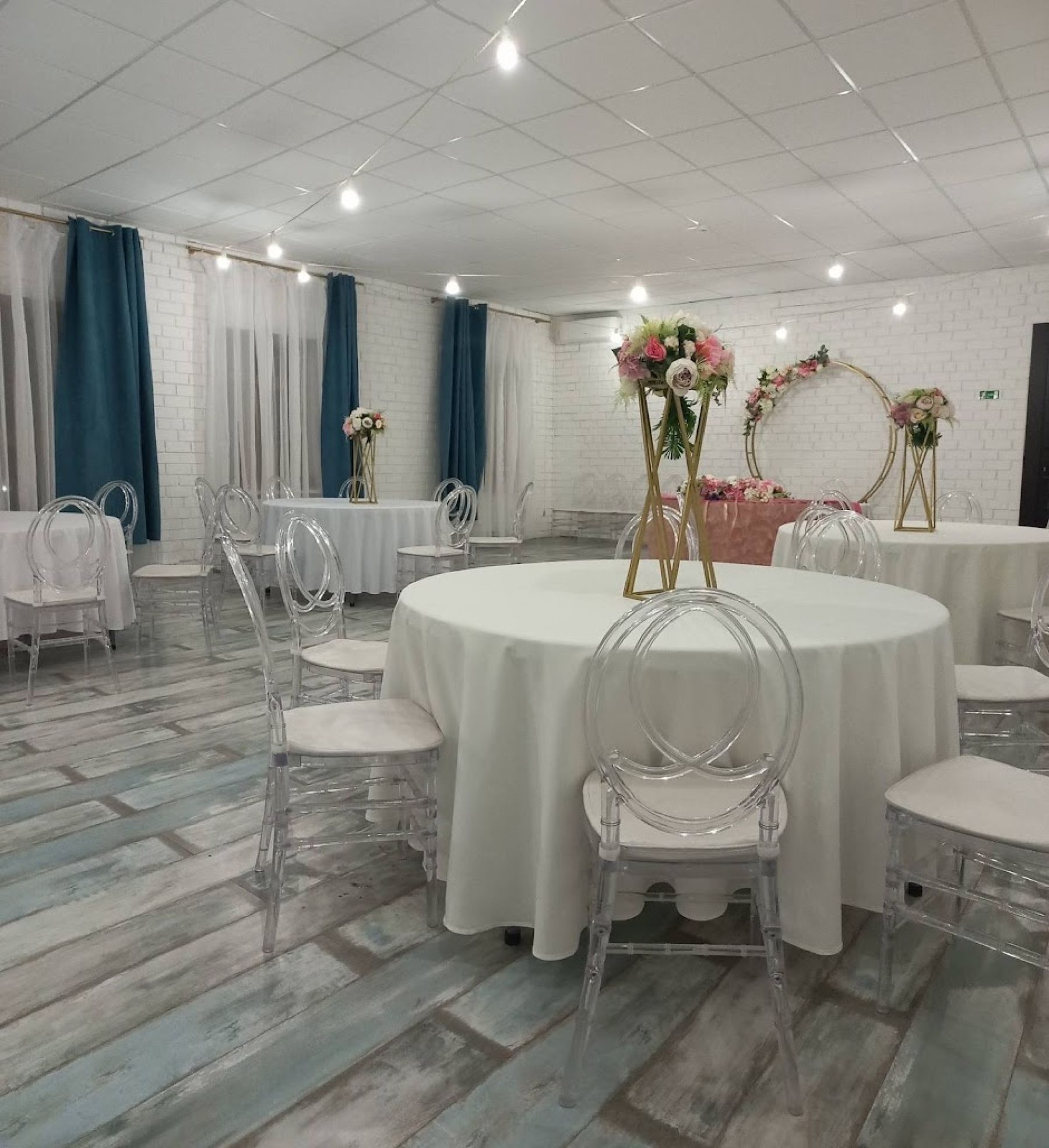 Ресторан, банкетный зал «Аренда зала в кафе в гостевом доме «ЯR», Пермь» – фото №5