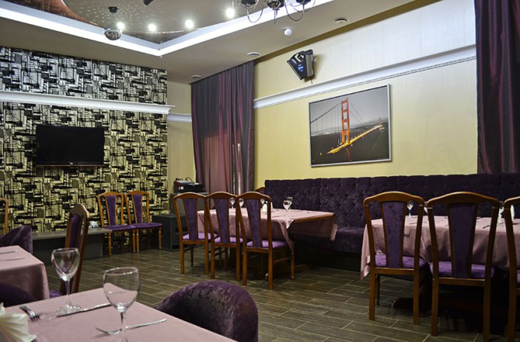 Ресторан, банкетный зал «Аренда зала в кафе «Монро», Волгоград» – фото №4