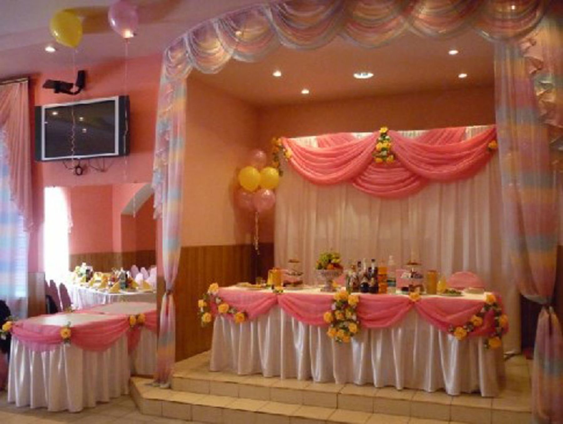 Ресторан, банкетный зал «Аренда зала в кафе «Шанель», Волгоград» – фото №5