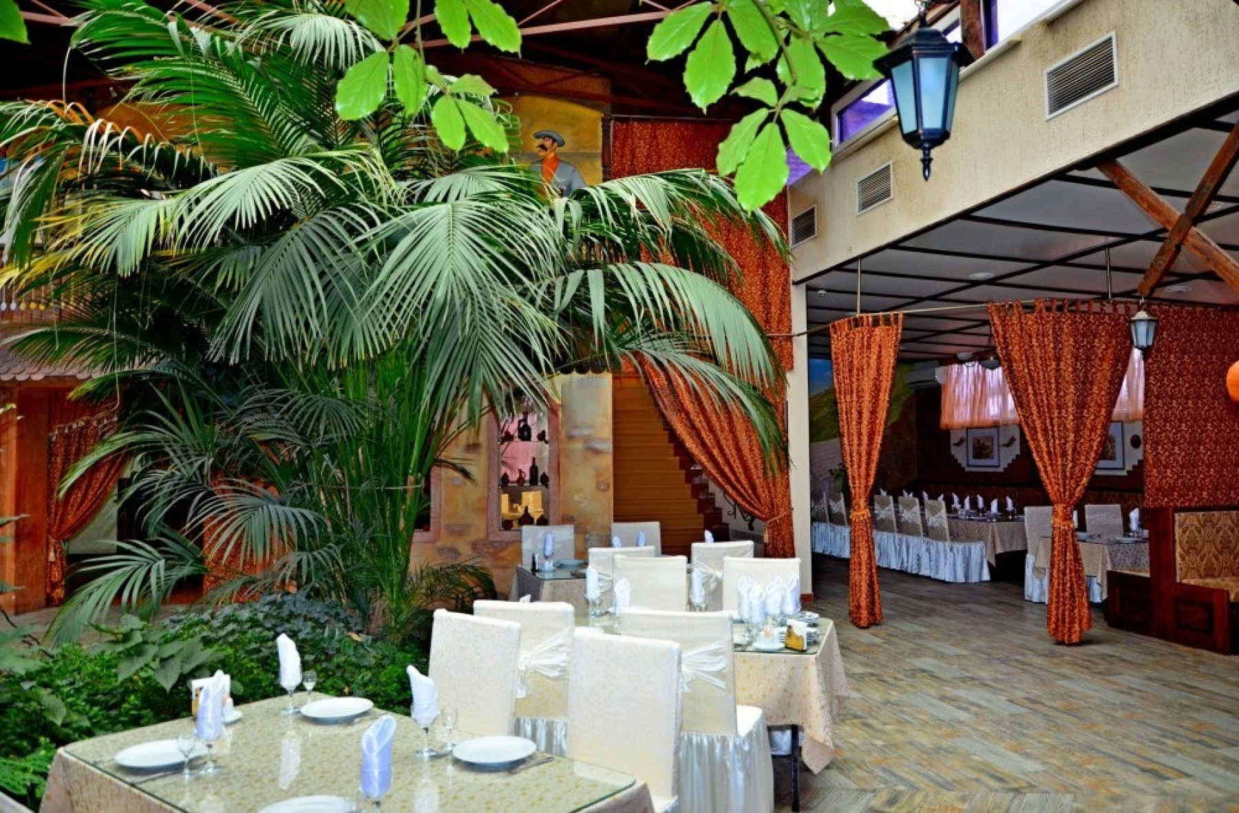 Ресторан, банкетный зал «Аренда зала в кафе в комплексе «Дворик», Волгоград» – фото №2