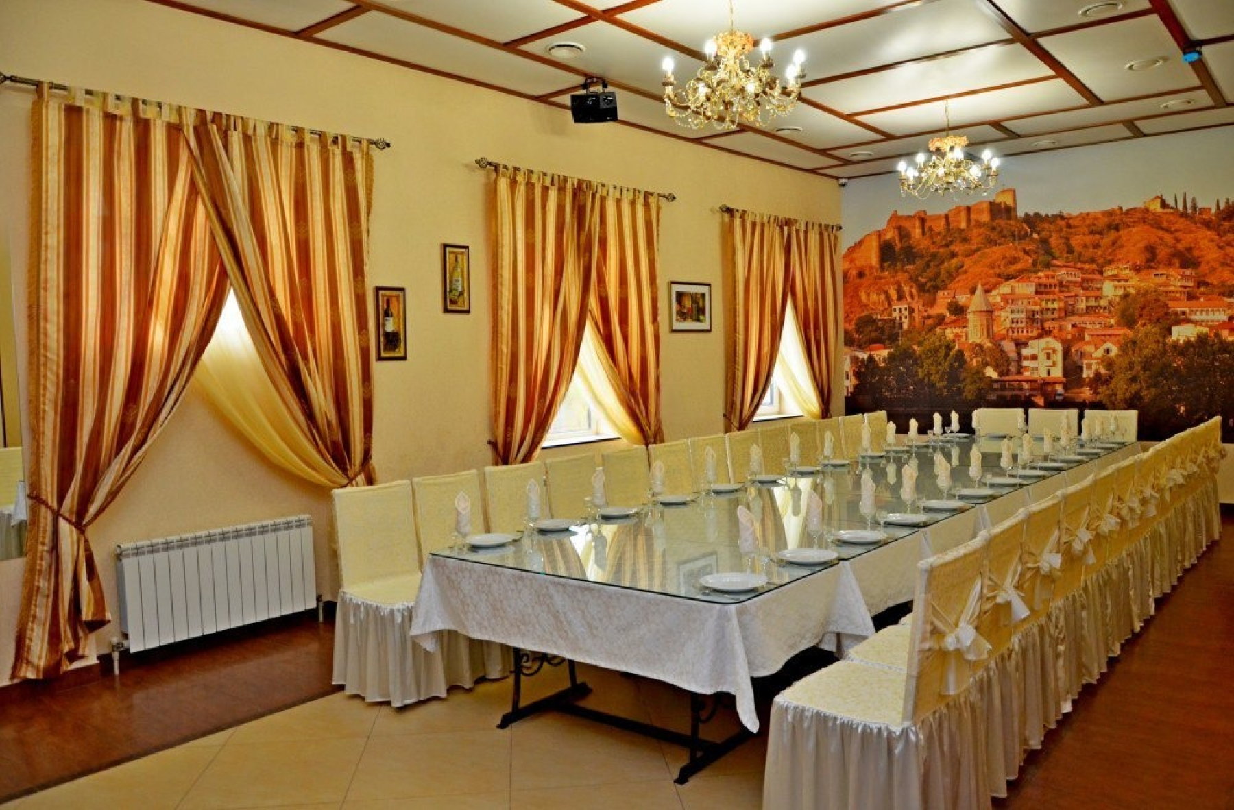 Ресторан, банкетный зал «Аренда зала в кафе в комплексе «Дворик», Волгоград» – фото №3