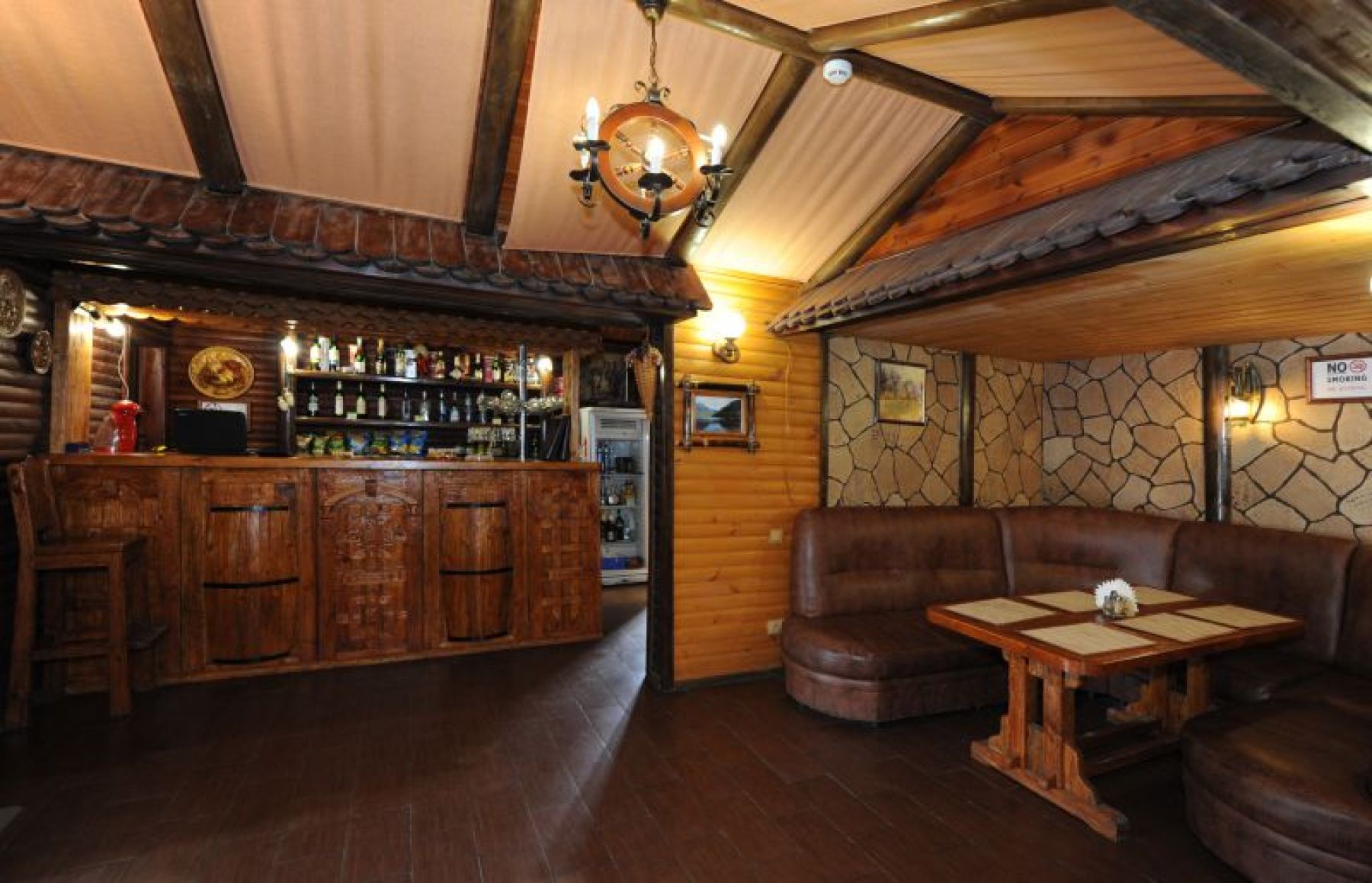 Ресторан, банкетный зал «Аренда зала в кафе «Вдали от жен», Волгоград» – фото №3