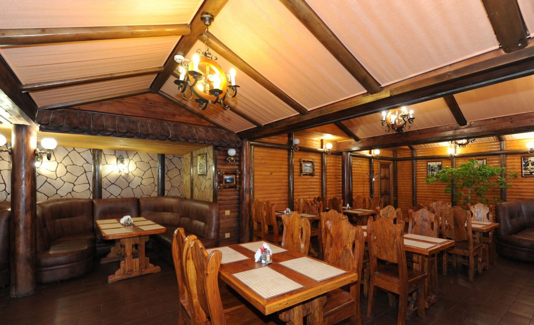 Ресторан, банкетный зал «Аренда зала в кафе «Вдали от жен», Волгоград» – фото №2