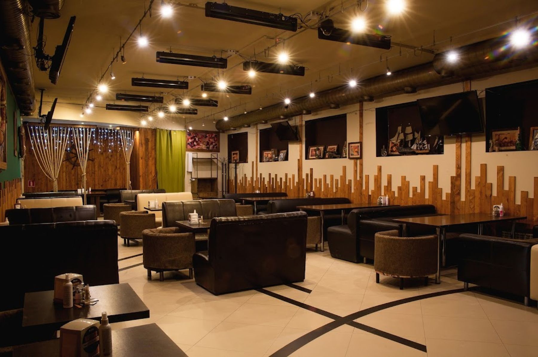 Ресторан, банкетный зал «Аренда зала в кафе «Пиратская бухта», Волгоград» – фото №3