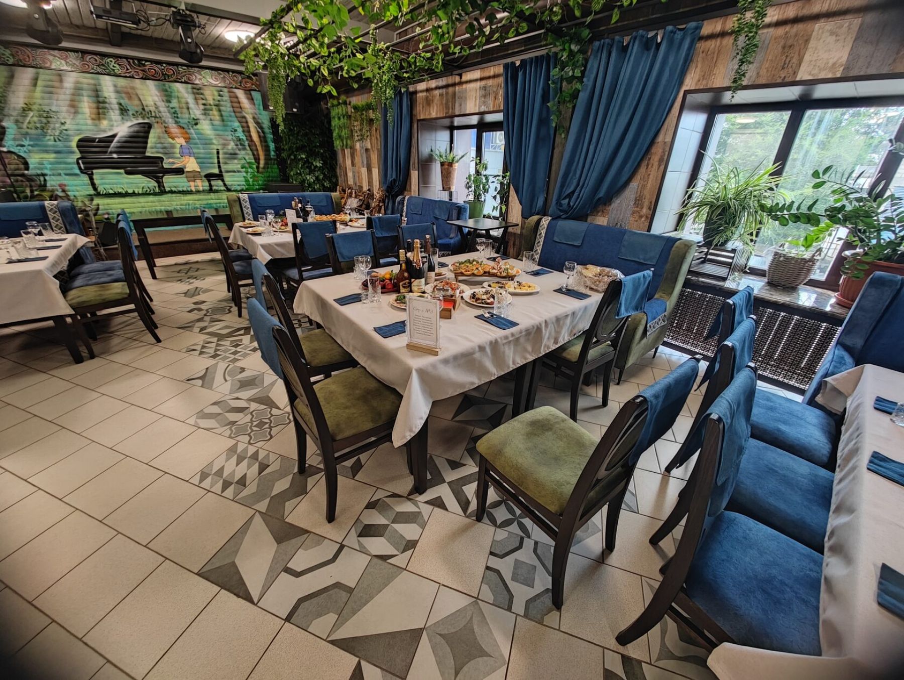 Ресторан, банкетный зал «Аренда зала в кафе «Крутой Замес», Волгоград» – фото №3