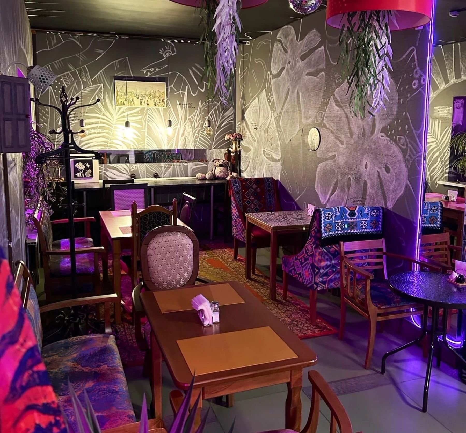 Ресторан, банкетный зал «Аренда зала в кафе «Крутой Замес», Волгоград» – фото №2