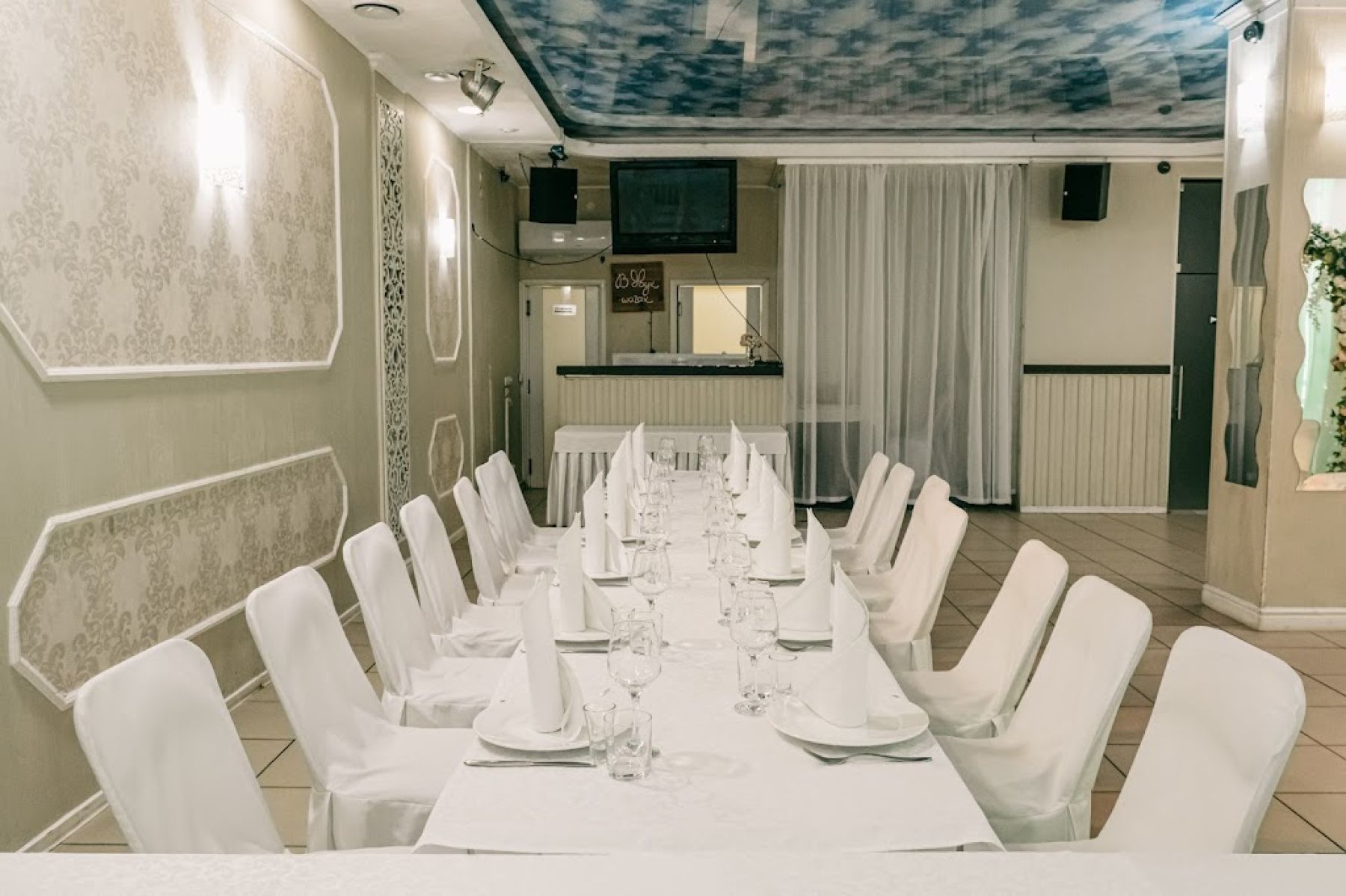 Ресторан, банкетный зал «Аренда банкетного зала "В двух шагах" в Санкт - Петербурге» – фото №3