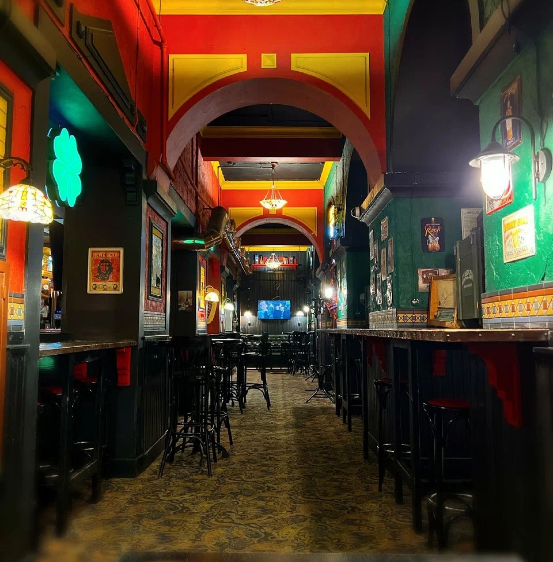 Ресторан, банкетный зал «Аренда зала в пабе «Harat`s Pub», Уфа» – фото №2