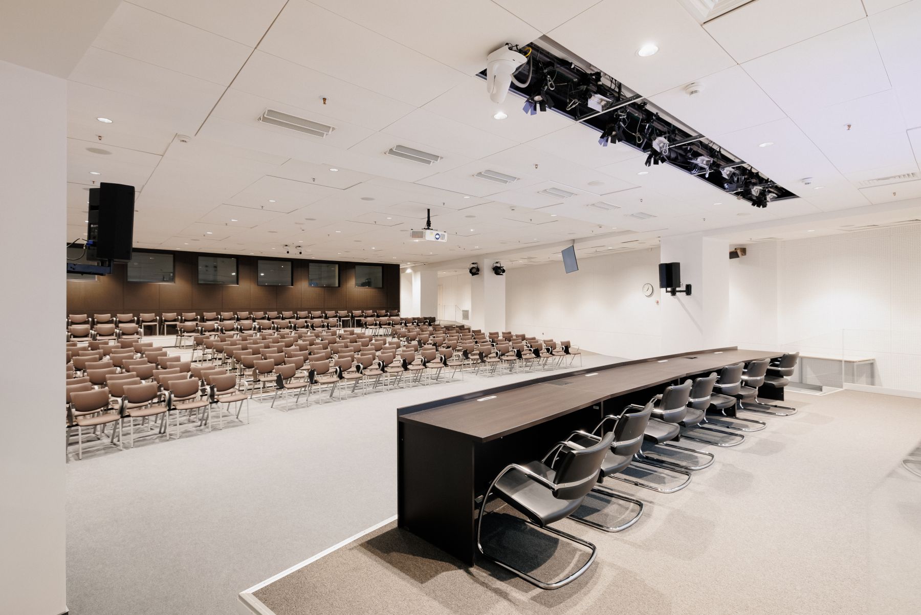 Конференц-зал «Конференц-зал рядом с метро Воробьёвы горы» – фото №2