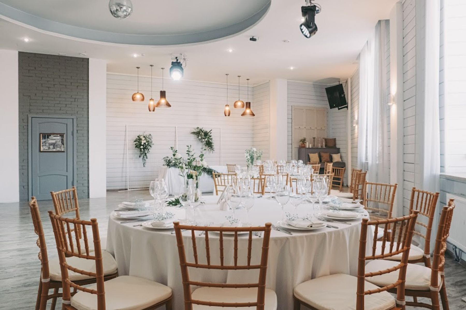 Ресторан, банкетный зал «Аренда банкетного ресторана HOME event place в СПб» – фото №2