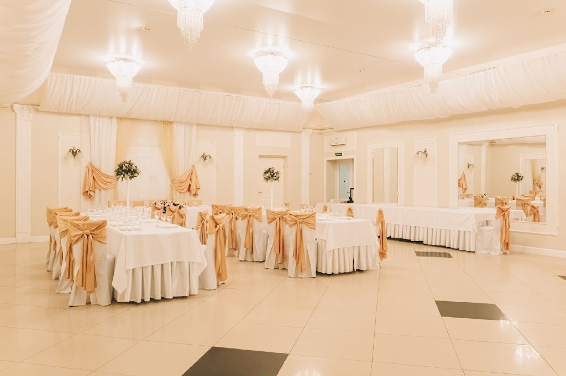 Ресторан, банкетный зал «Аренда банкетного зала "Силуэт" в Санкт - Петербурге» – фото №2