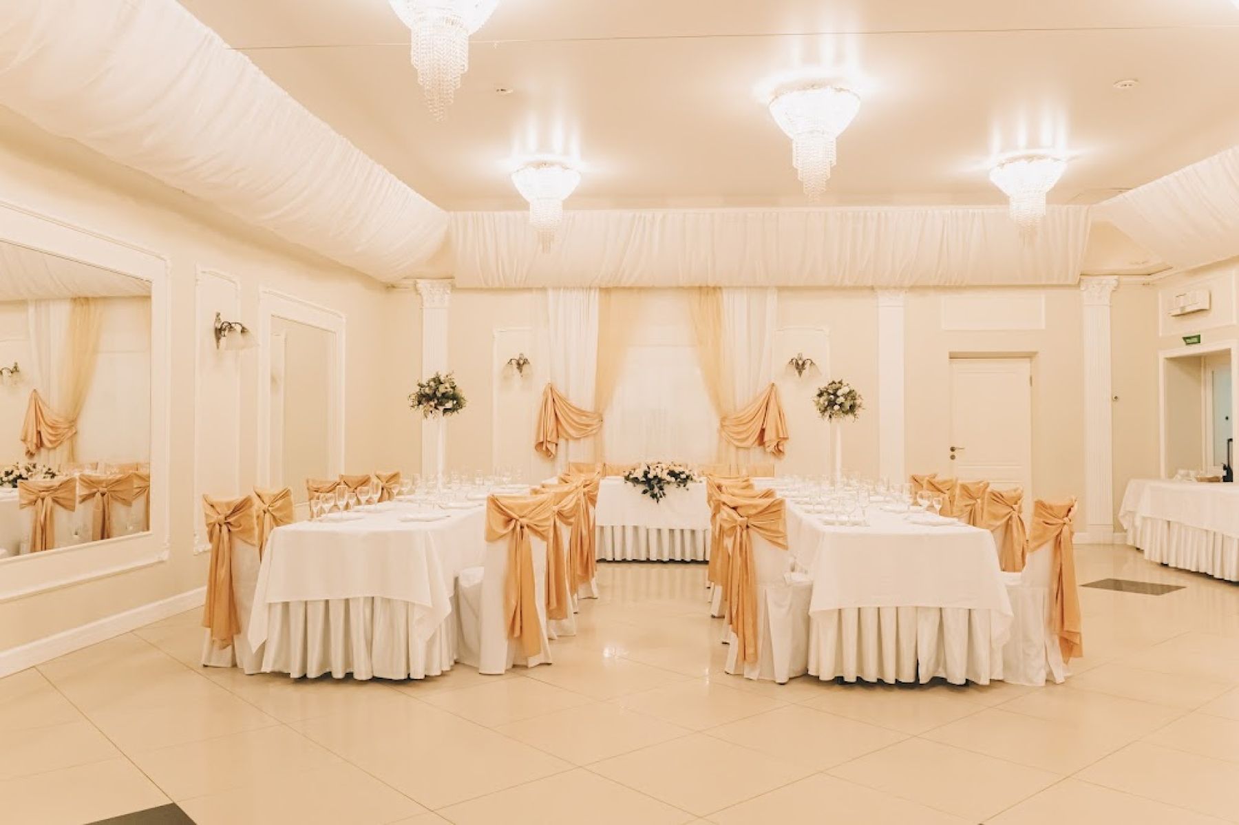 Ресторан, банкетный зал «Аренда банкетного зала "Силуэт" в Санкт - Петербурге» – фото №3