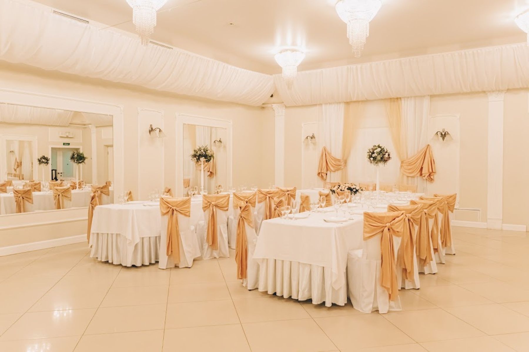 Ресторан, банкетный зал «Аренда банкетного зала "Силуэт" в Санкт - Петербурге» – фото №4