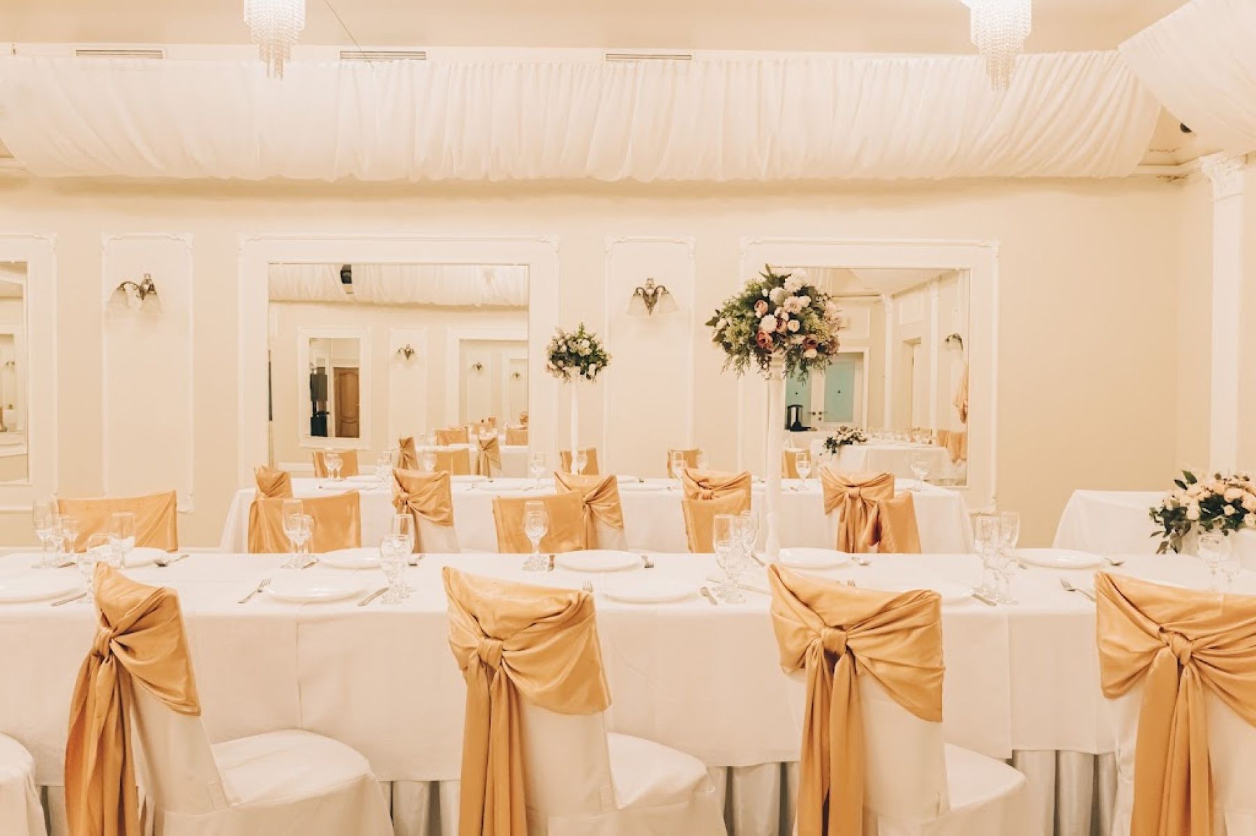 Ресторан, банкетный зал «Аренда банкетного зала "Силуэт" в Санкт - Петербурге» – фото №5