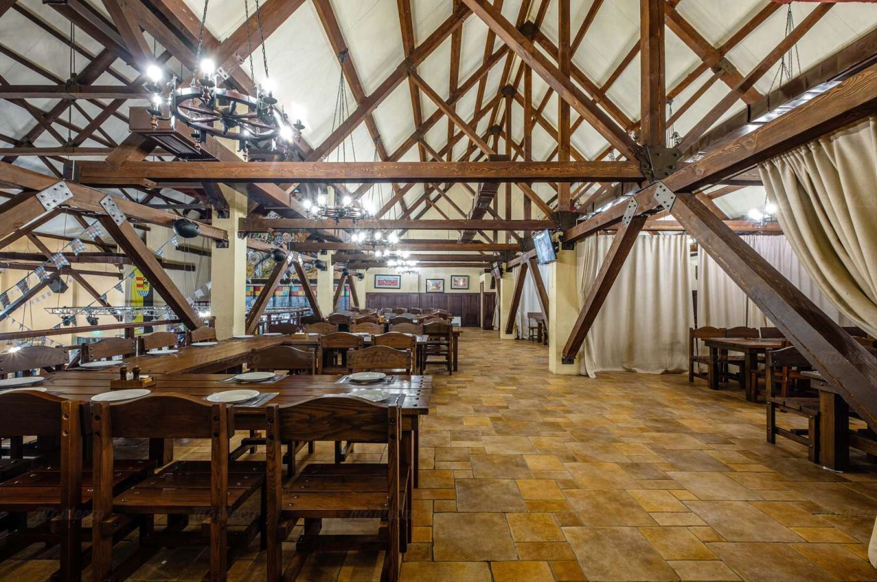 Ресторан, банкетный зал «Аренда ресторана Biergarten в Красноярске» – фото №3