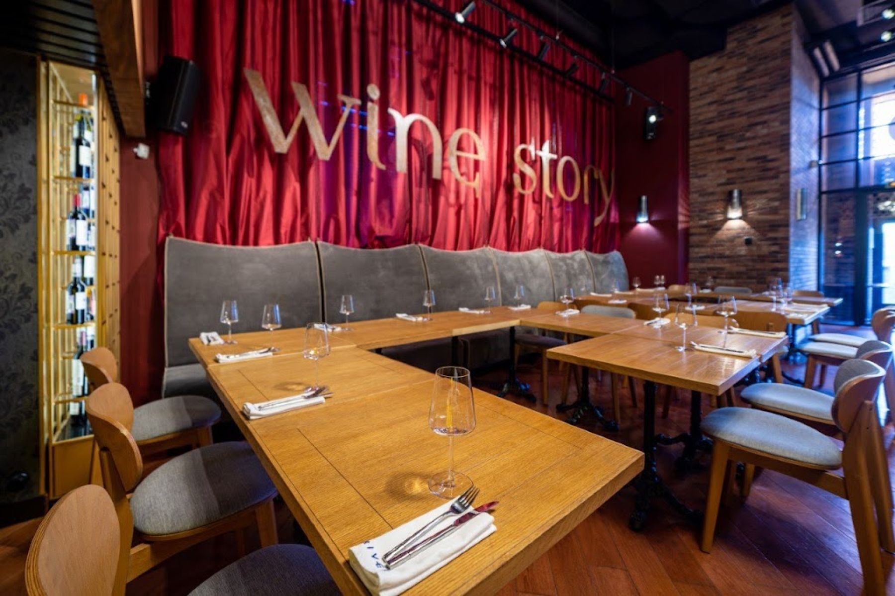 Ресторан, банкетный зал «Аренда ресторана "River, Wine Story" в Санкт - Петербурге» – фото №2