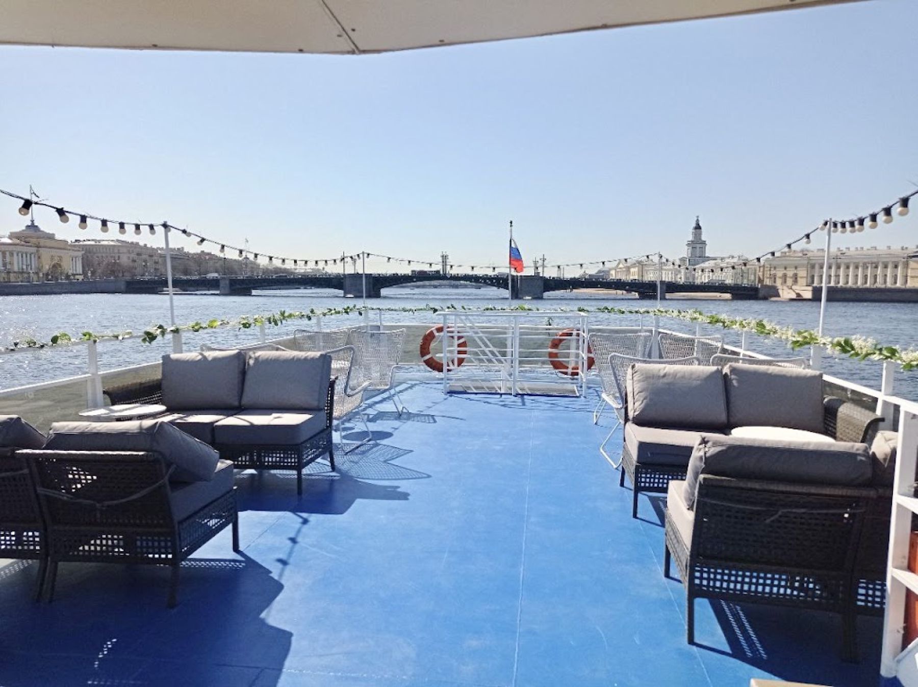 Ресторан, банкетный зал «Аренда теплохода «Чайка»» – фото №2