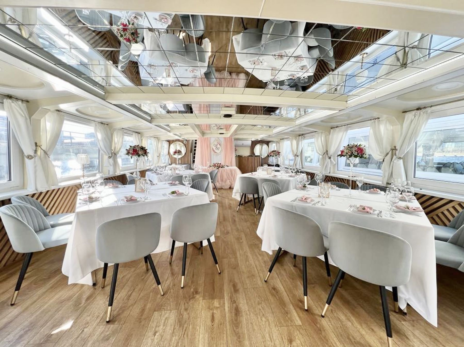 Ресторан, банкетный зал «Аренда теплохода «Чайка»» – фото №5