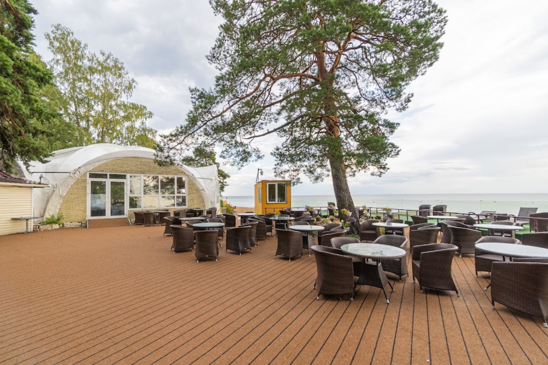 Ресторан, банкетный зал «Аренда банкетного зала Panorama Beach в Санкт-Петербурге» – фото №2