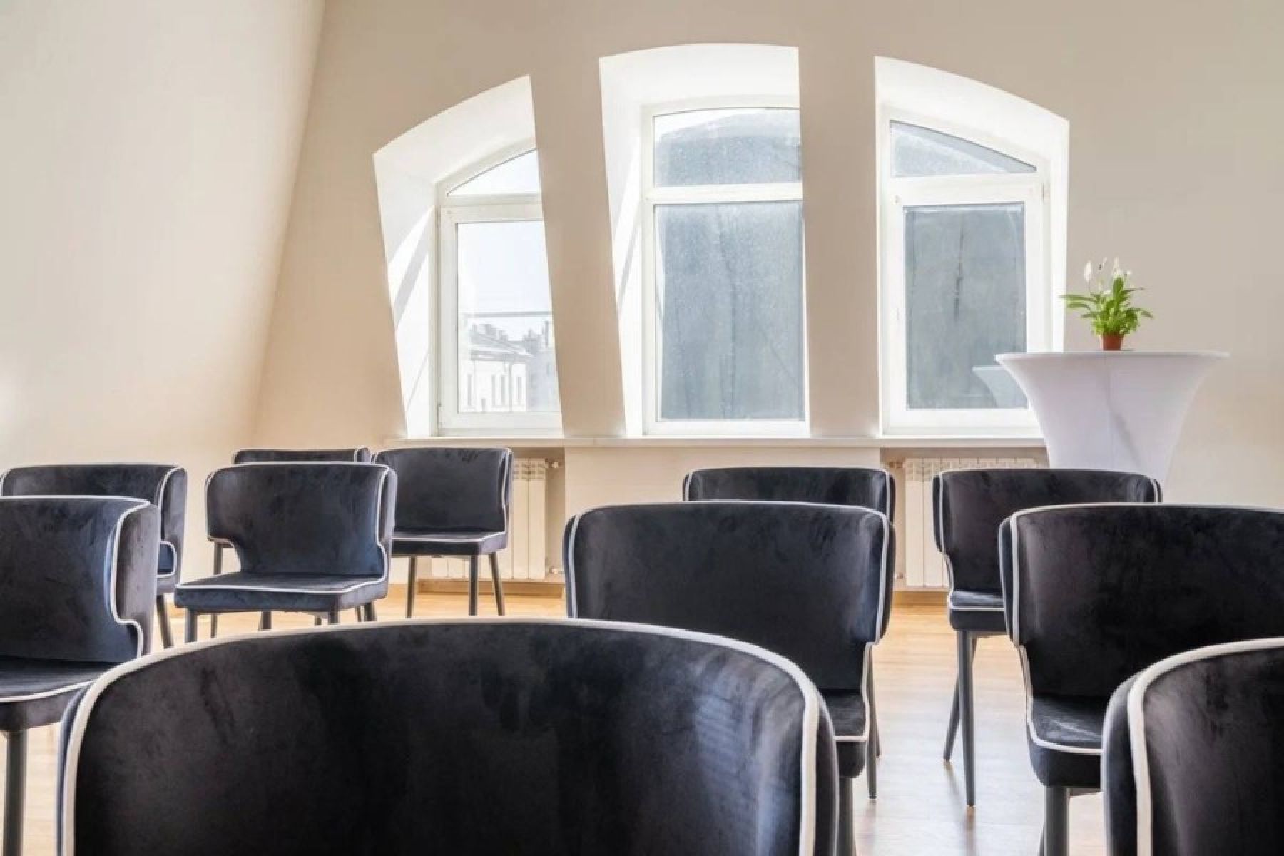 Конференц-зал «Аренда бизнес-пространства FORUM в Санкт-Петербурге» – фото №3