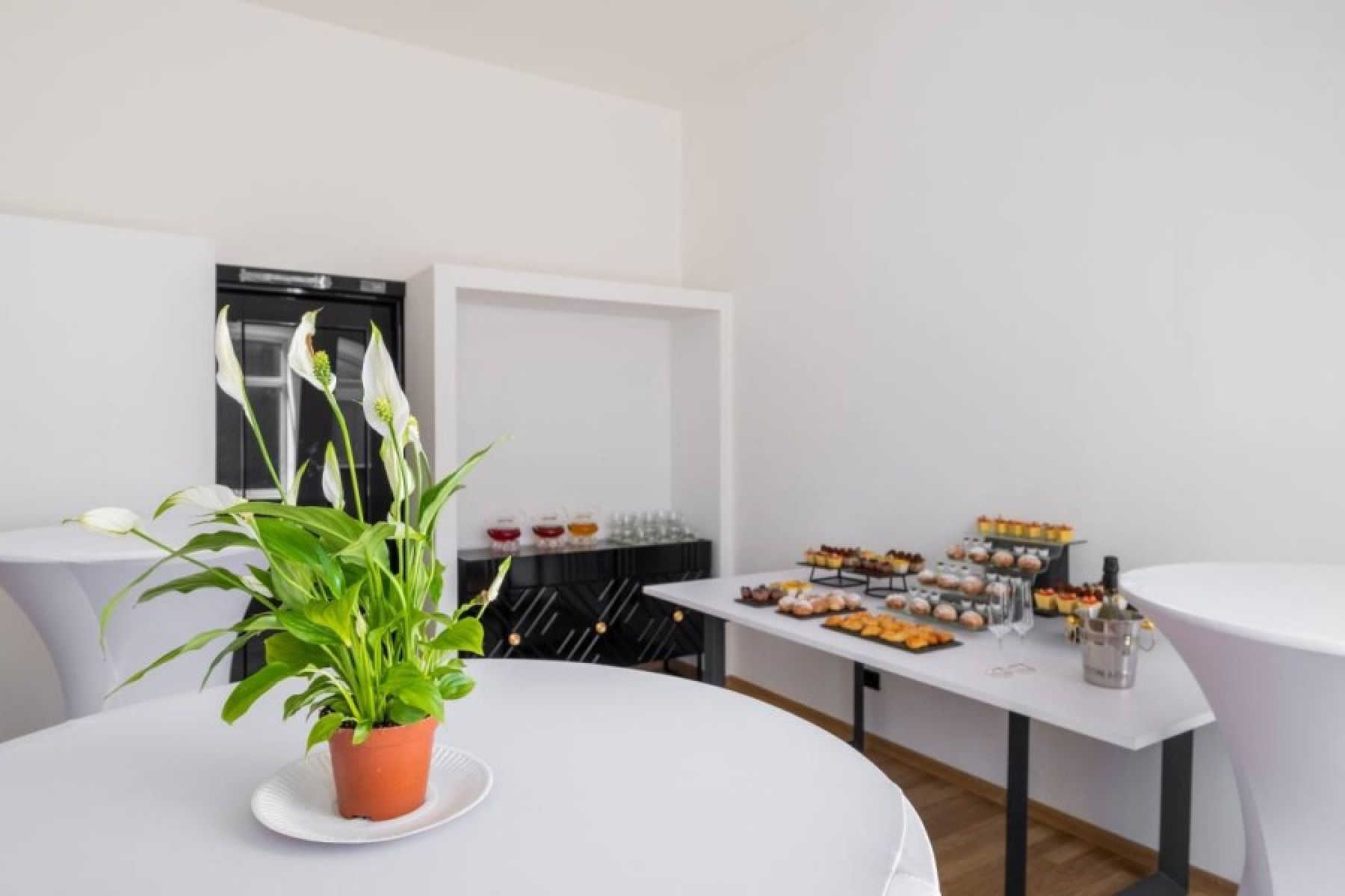 Конференц-зал «Аренда бизнес-пространства FORUM в Санкт-Петербурге» – фото №4