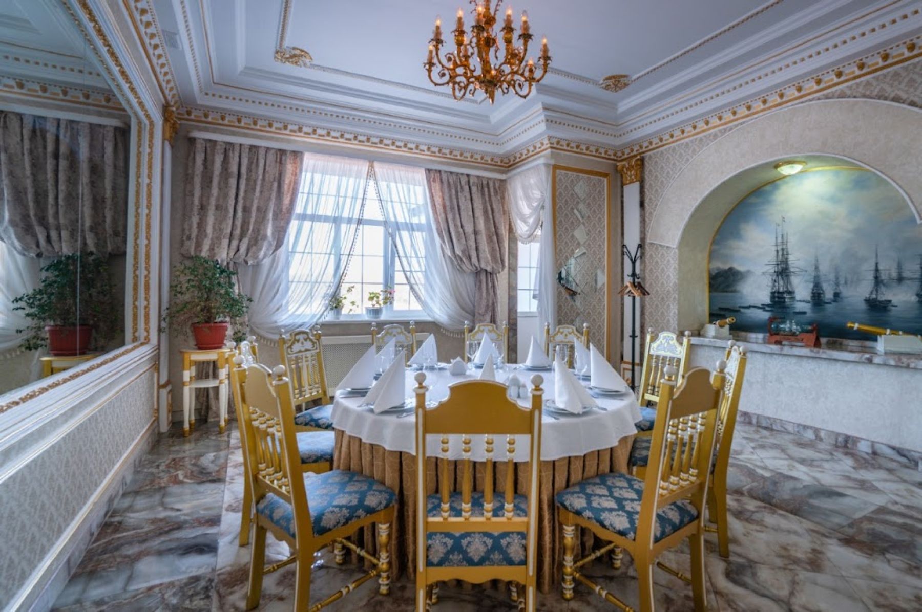 Ресторан, банкетный зал «Аренда ресторана отеля «Петровский причал» в Ростове-на-Дону» – фото №2